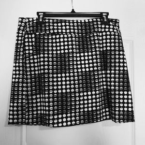 Size 12 Black and white patterned skirt